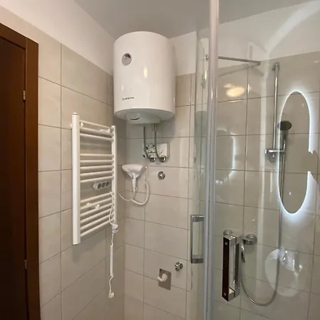 Center Gold With Private Garage Appartamento *