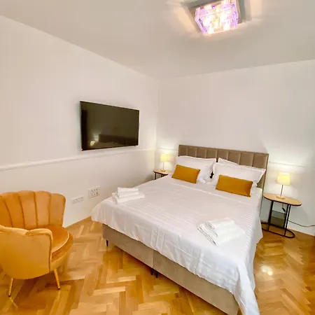 Center Gold With Private Garage * Spalato