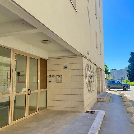 Center Gold With Private Garage Appartamento Spalato