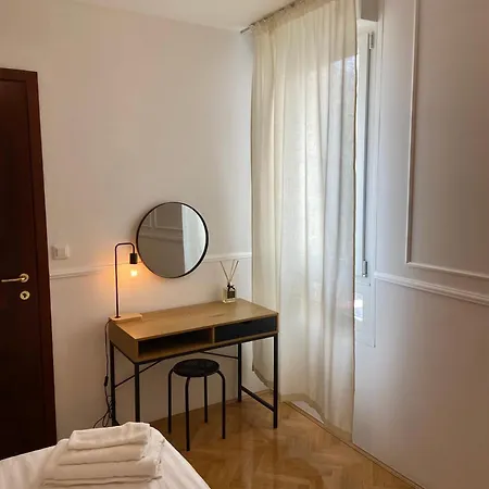 Apartment Center Gold With Private Garage